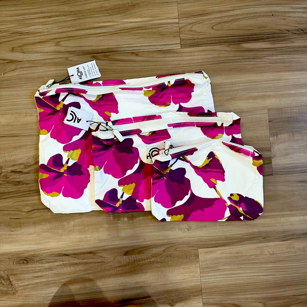 Brand New Set of Aloha Collection wet/dry zippered pouches in Ginko Dream